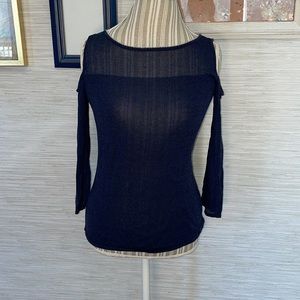 Diktons Barcelona cold shoulder sweater